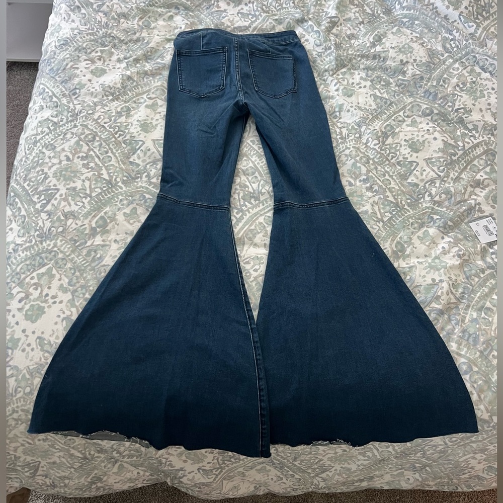 Just Float On Flare Jeans - Picture 6 of 7